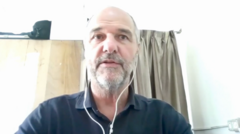 Rick Pepperkorn addressing durante conversa com jornalistas online