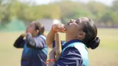 மாற்றுத் திறனாளி பெண் கிரிக்கெட்