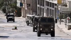 مركبات عسكرية إسرائيلية.