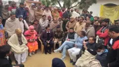 घटनेनंतर अधिकारी जगबीरच्या गावात पोहोचलेले अधिकारी