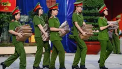 Vào tháng 11/2011, theo Bộ luật Hình sự Việt Nam năm 2015 thì hình thức xử bắn đã được thay thế bằng tiêm thuốc độc