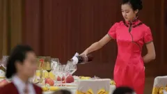 ব্যবসা সম্পর্কিত ডিনার পার্টিতে অতিরিক্ত মদ্যপানের কারণে নানা কেলেঙ্কারির ঘটনায় চাপে পড়েছে চীনের কর্পোরেট সংস্কৃতি