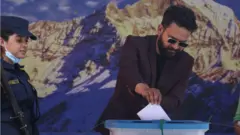 मतदान गर्दै बालेन शाह