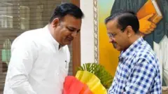 राजकुमार आनंद के साथ अरविंद केजरीवाल