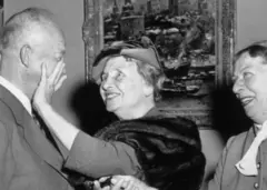 Helen Keeler avec l'ancien président américain Eisenhower