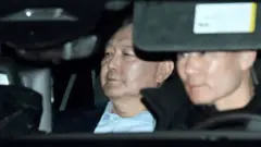공수처 호송차량에 탑승한 윤 대통령