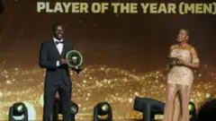 Mané ahabwa igihembo cy'umukinnyi warushije abandi muri Afurika