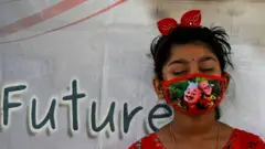 બાળકી