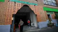 Париждаги масжидга кириш