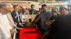 শুক্রবার সন্ধ্যায় বিমানবন্দরে পৌঁছায় ওসমান হাদির মরদেহ