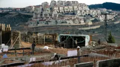 Inyubako z'umudugudu wa Israeli si Efrat (02/ 2016)