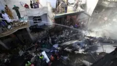 कोरोना, पाकिस्तान