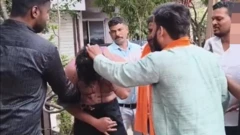भोपाल में युवक के साथ मारपीट का वीडियो वायरल होने के बाद कई संगठनों ने एफ़आईआर दर्ज करवाई