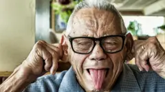 Літній чоловік вік особистість