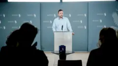 El jefe de gobierno de Groenlandia, Jens-Frederik Nielsen, en una rueda de prensa en Nuuk, Groenlandia, el 5 de enero de 2026.