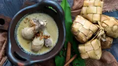 Hidangan opor saat lebaran