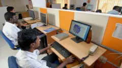 இஞ்ஜினியரிங் படிக்காமலேயே சாஃப்ட்வேர் இஞ்ஜியனியர் ஆவது எப்படி?