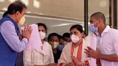 मोहन डेलकर यांचे कुटुंबिय