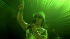 শাফিন আহমেদ (তার ফেসবুক পেইজ থেকে)