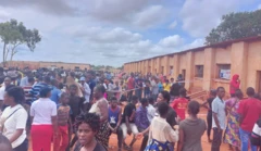 Des milliers d'électeurs en attente de l'ouverture des bureaux de vote à Lubumbashi