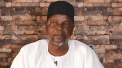 An haifi malamin a garin Jacci da ke Jihar Taraba a arewa ta tsakiyar Najeriya a shekarar 1960.