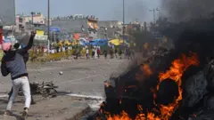 પત્થરમારાની તસવીર