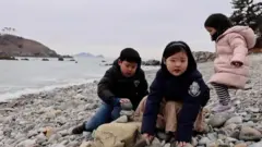 Niños de la isla Nokdo
