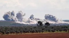 بمباران روستایی در نزدیکی شهر ادلب