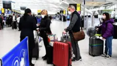 Ejo ku wa gatandatu abagenzi bari mbarwa ku kibuga cy'indege mpuzamahanga cya London Heathrow Airport mu Bwongereza