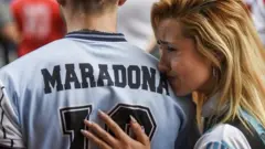 Diego Maradona : le monde du football en deuil !