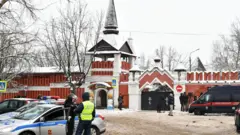 полиция и СК у серпуховского Введенского Владычного женского монастыря