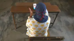 महिला
