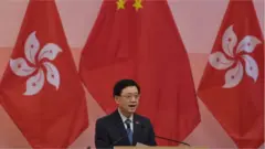 香港特首：李家超組閣無蜜月，「熱廚房」裏沒有了反對派之後