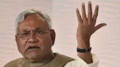 नीतीश कुमार