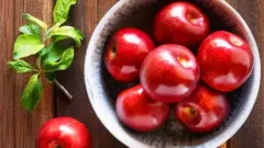 কসমিক ক্রিস্প জাতের আপেল।