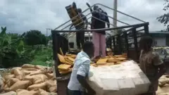 Naijeriya ta rufe iyakokinta kamar kimanin kwanaki arba'in ke nan wanda tace ta yi haka don inganta tsaro a bakin iyakokin ta.