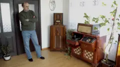 Звуки минулого: закарпатець збирає ретро-програвачі
