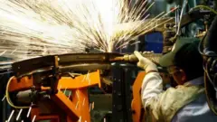 ఫ్యాక్టరీ కార్మికుడు