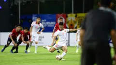 Việt Nam thắng Lào 2-0 ở trận mở màn AFF Cup ngày 6/12
