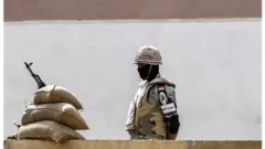 Les forces de sécurité égyptiennes ont procédé à l'arrestation de plusieurs migrants illégaux et à la saisie d'une importante quantité d'armes et de munitions