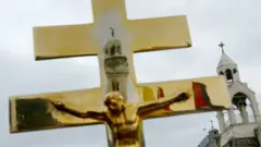 crucifijo dorado