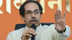 मुख्यमंत्री उद्धव ठाकरे, शिवसेना, संजय राऊत