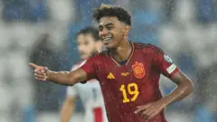 Lamine Yamal, Spain youngest international player