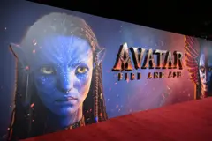 أجواء العرض الأول في المملكة المتحدة لفيلم "أفاتار: النار والرماد"