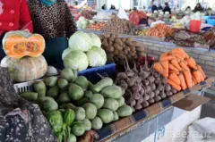 Ўзбекистон бозорларидан бирида полиз маҳсулотлари