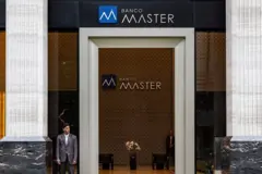 Fachada do Banco Master