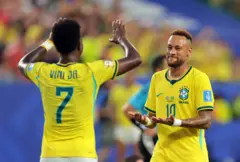 لاعبو البرازيل نيمار وفيني
