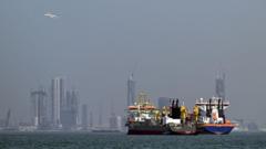 Ulaştırma Bakanı: 'Hürmüz'den 8 gemimizi çıkarmak için çalışıyoruz'