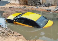 Un taxi dans l'eau