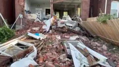 این طوفان‌ها خسارات مالی و خرابی‌های بسیاری به بار آورده‌ است.